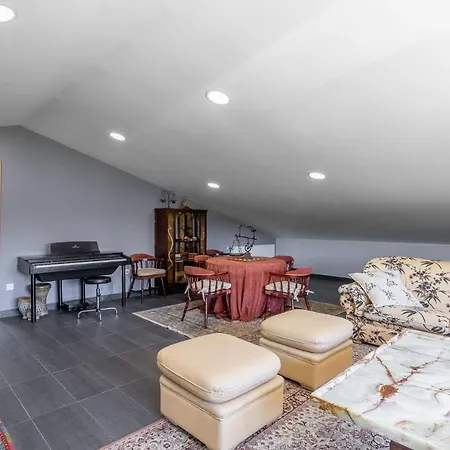 Le Llar Casa Con 2 Piscinas 1 Climatizada Interior Muy Cerca De Santiago De Compostela Tatil Evi *