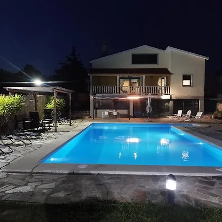 Tatil Evi Le Llar Casa Con 2 Piscinas 1 Climatizada Interior Muy Cerca De Santiago De Compostela