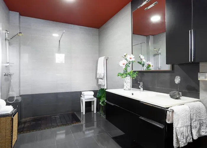 Le Llar Casa Con 2 Piscinas 1 Climatizada Interior Muy Cerca De Santiago De Compostela * Amés