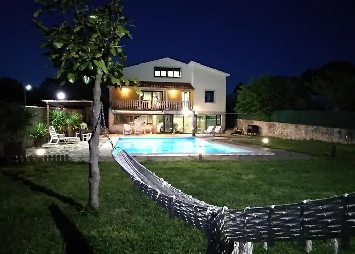 Le Llar Casa Con 2 Piscinas 1 Climatizada Interior Muy Cerca De Santiago De Compostela * Amés