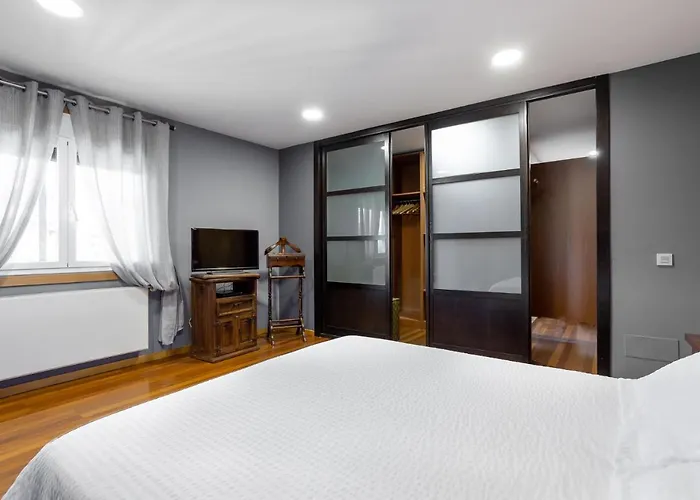 Le Llar Casa Con 2 Piscinas 1 Climatizada Interior Muy Cerca De Santiago De Compostela Amés