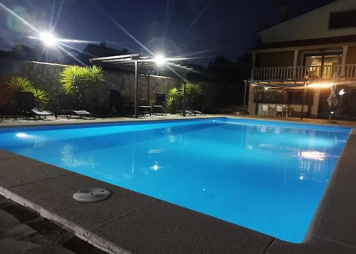 Le Llar Casa Con 2 Piscinas 1 Climatizada Interior Muy Cerca De Santiago De Compostela